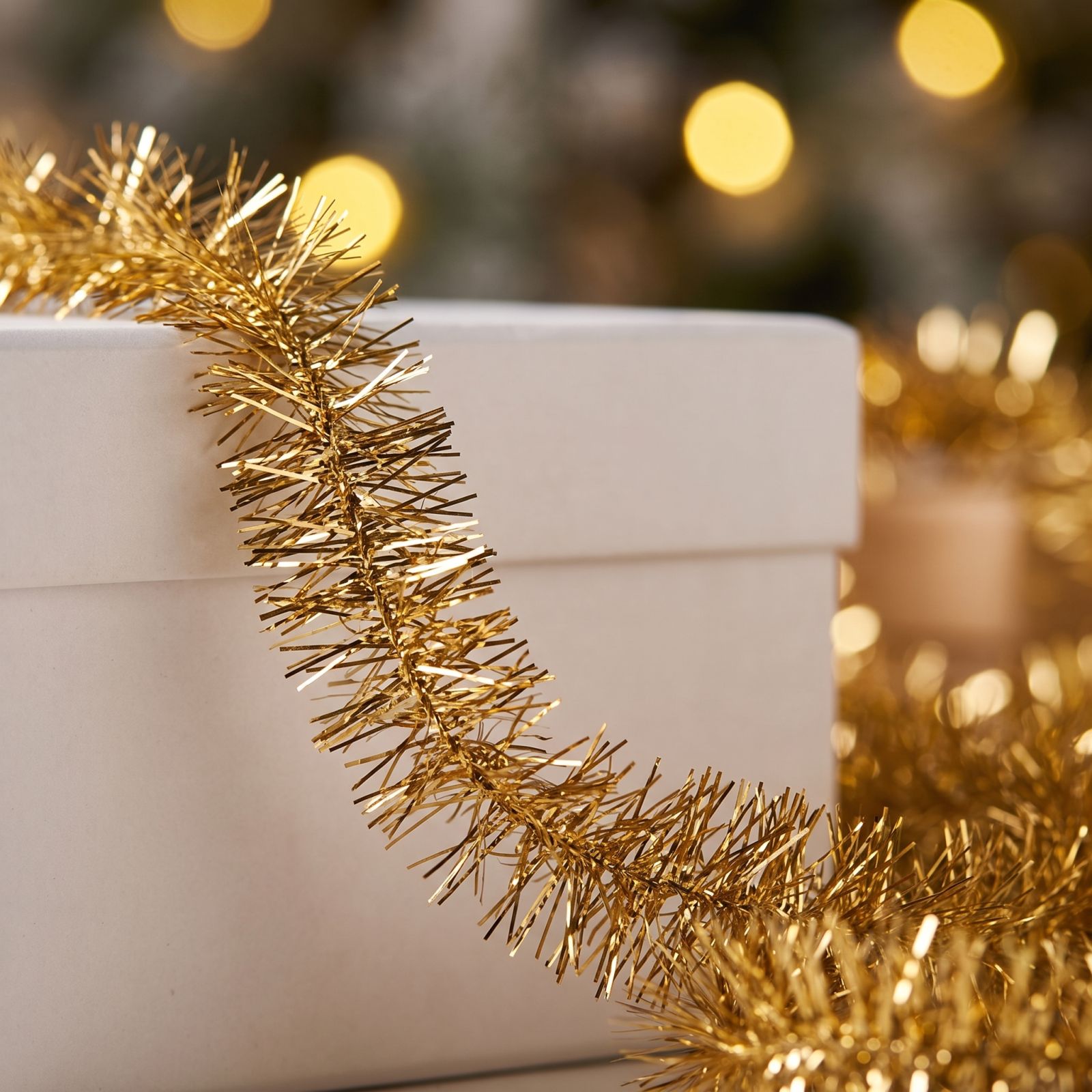 พวงมาลัยลวดพลาสติกยาว 5 เมตร 9 - Tinsel Garland Decoration บทวิจารณ์และราคา